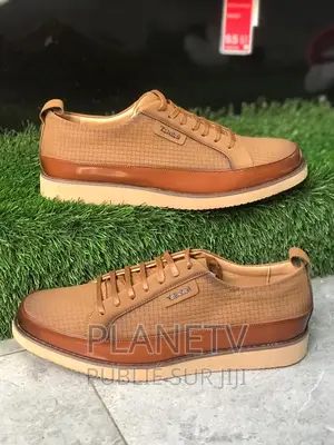 Photo - Original Chaussures Disponible Cf