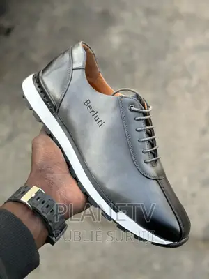 Berlutti en Cuir Disponible Of