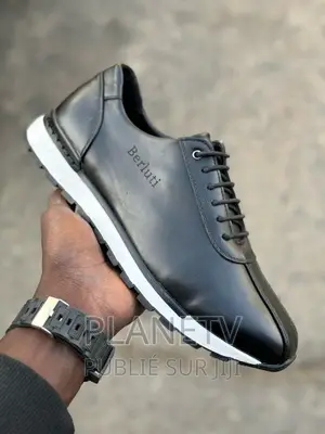 Berlutti en Cuir Disponible Of