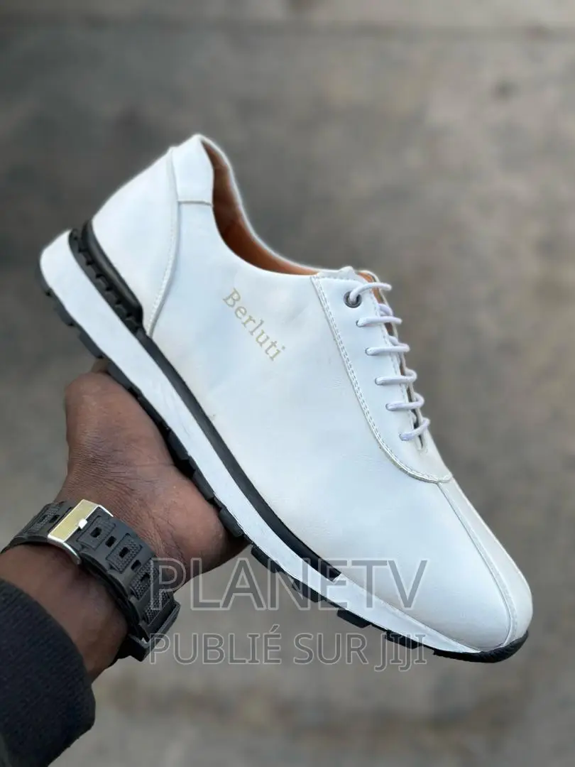 Berlutti en Cuir Disponible Of