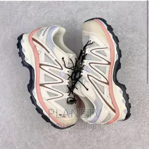 Chaussures Très Jolie Originale Disponible Of