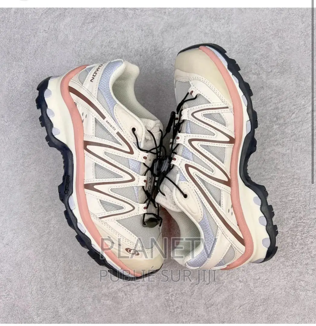 Chaussures Très Jolie Originale Disponible Of