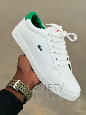 Lacoste Originale Disponible Of