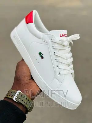 Lacoste Originale Disponible Of