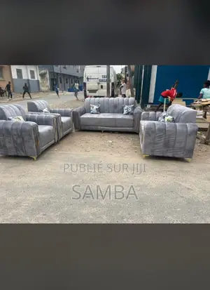 Photo - Salon 7 Place Disponible Et Sur Commande