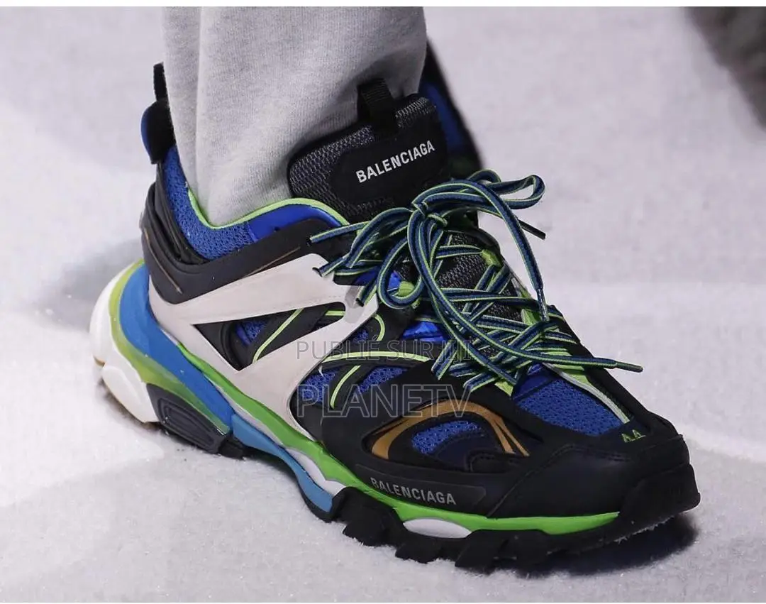 Balenciaga Tracts Original Disponible by Of