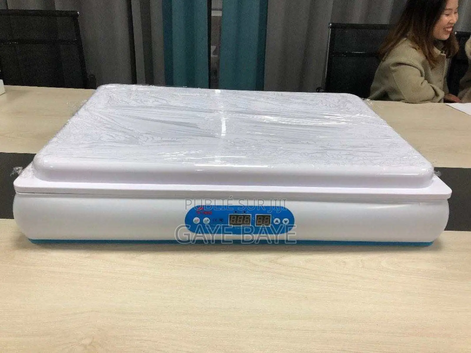 Couveuse Électrique Et Solaire