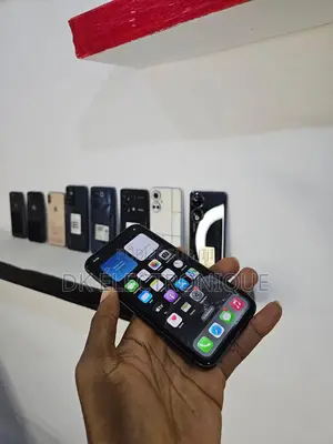 Apple iPhone 11 64 GB Noir