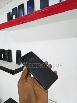 Samsung Galaxy Z Flip4 128 GB Noir