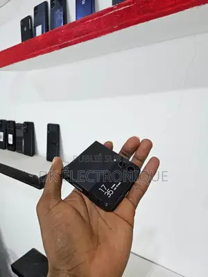 Samsung Galaxy Z Flip4 128 GB Noir