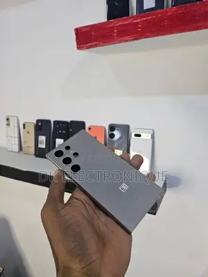 Photo - Samsung Galaxy S24 Ultra 256 GB Gris