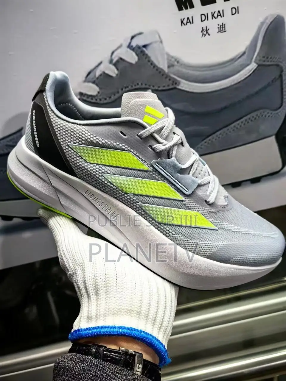 Chaussures Adidas Original Cf