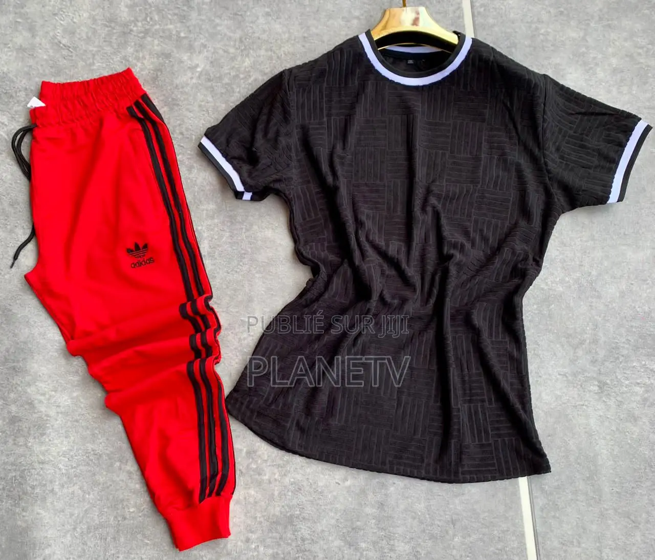 Ensemble Très Jolie Disponible DMDS