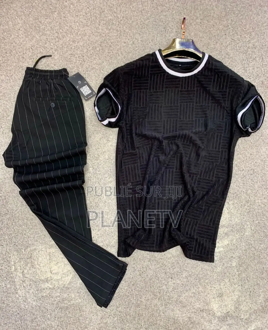 Ensemble Très Jolie Disponible DMDS