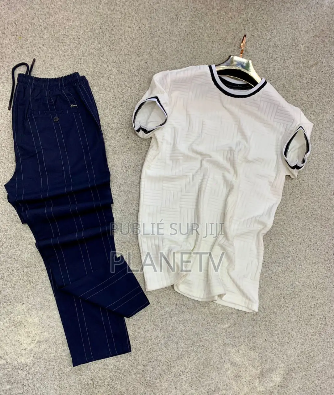 Ensemble Très Jolie Disponible DMDS