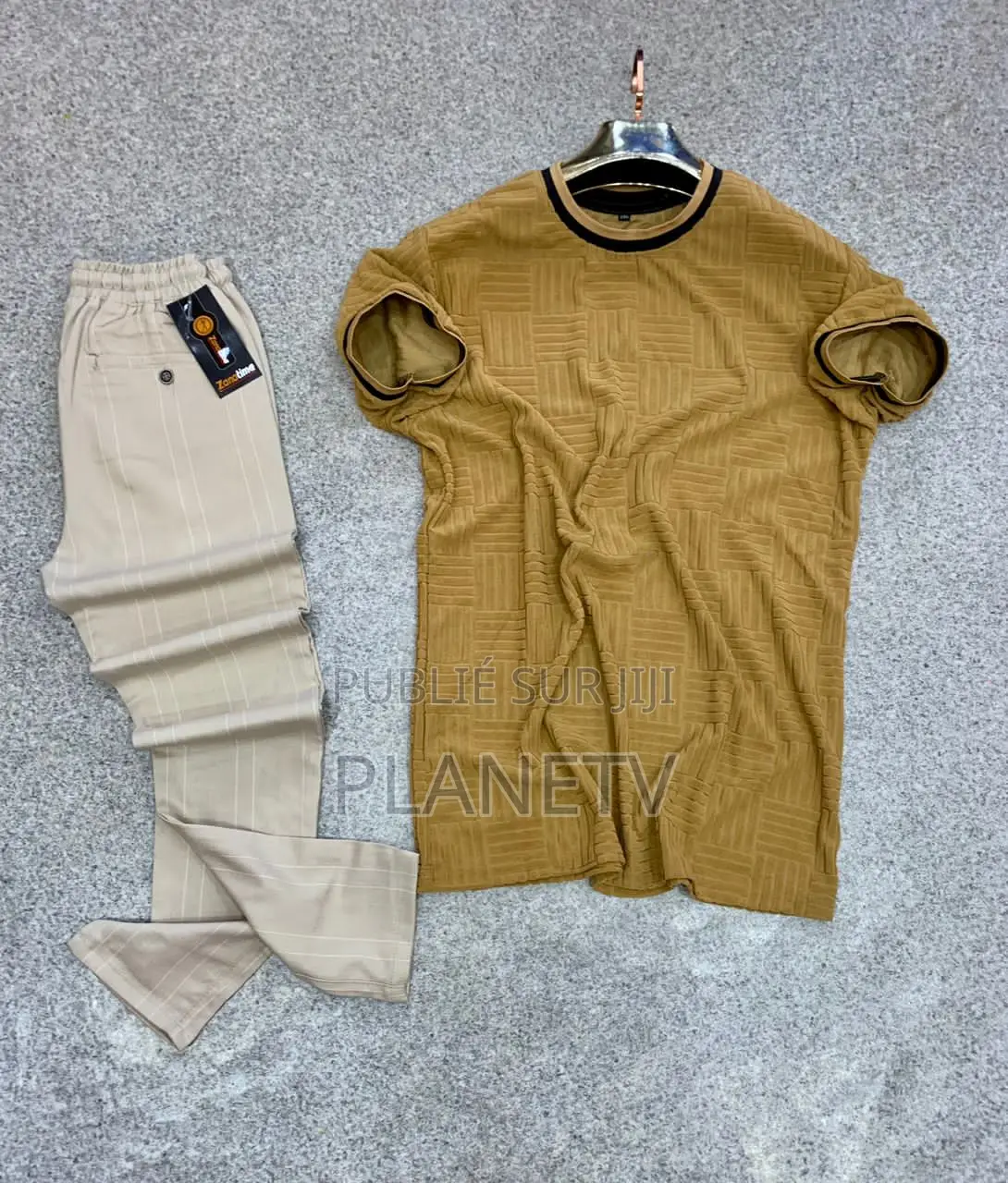 Ensemble Très Jolie Disponible DMDS