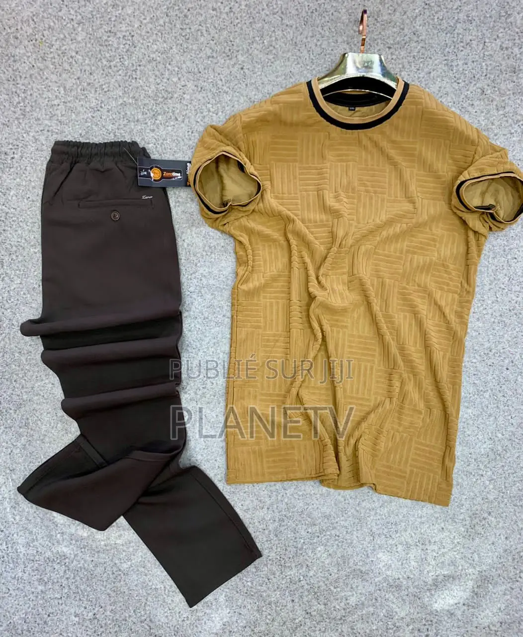 Ensemble Très Jolie Disponible DMDS