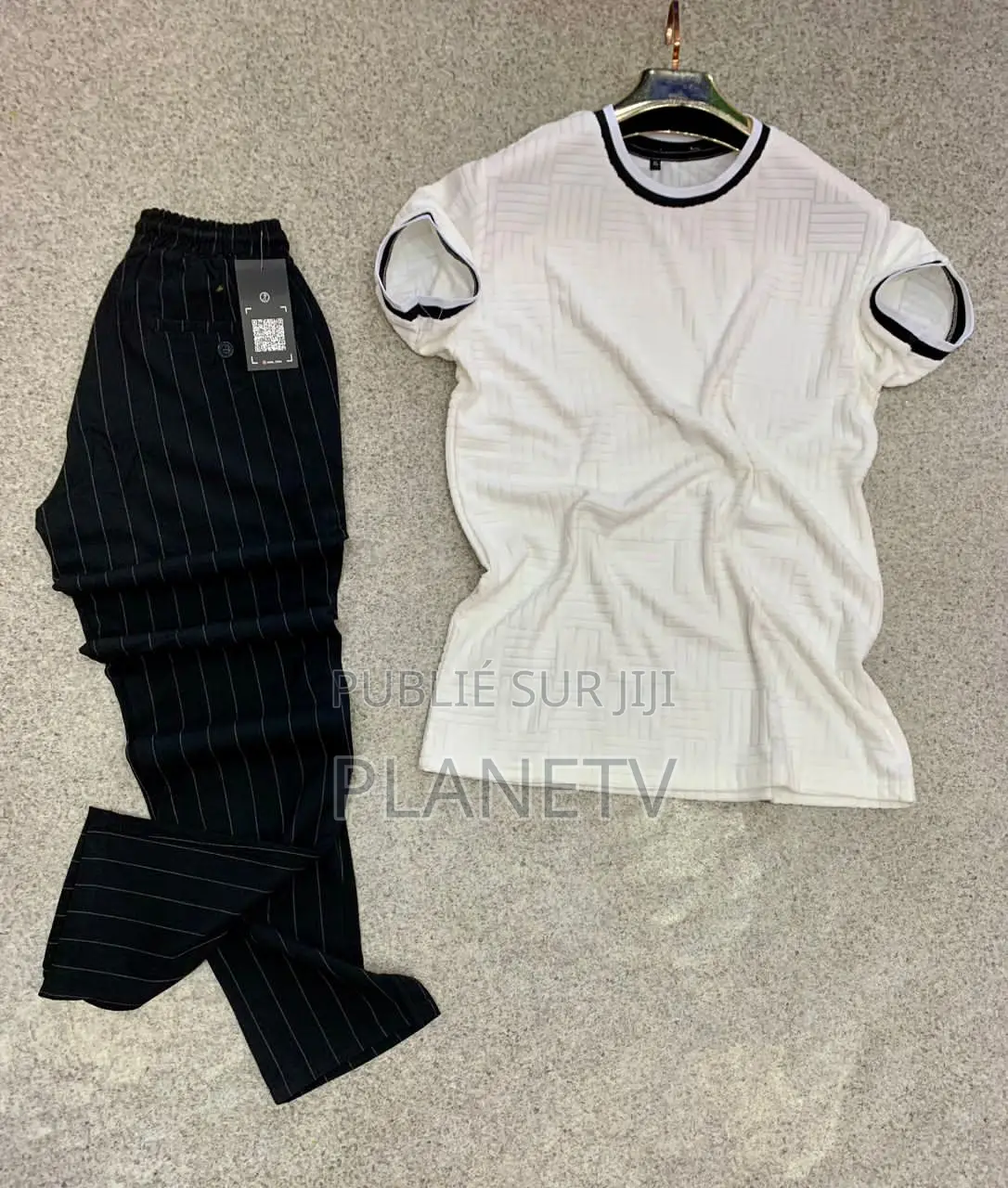 Ensemble Très Jolie Disponible DMDS