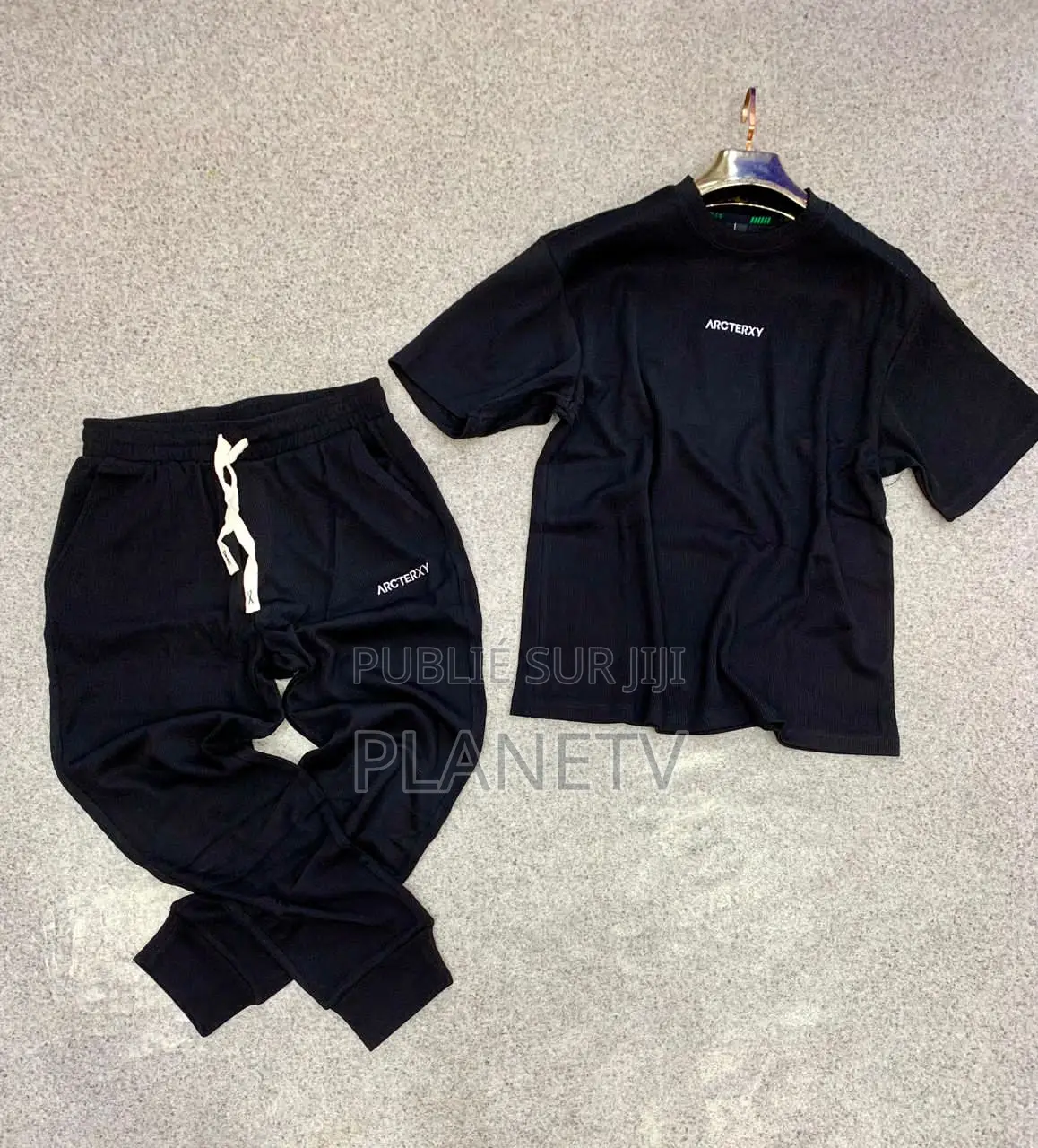 Ensemble Très Jolie Disponible DMDS