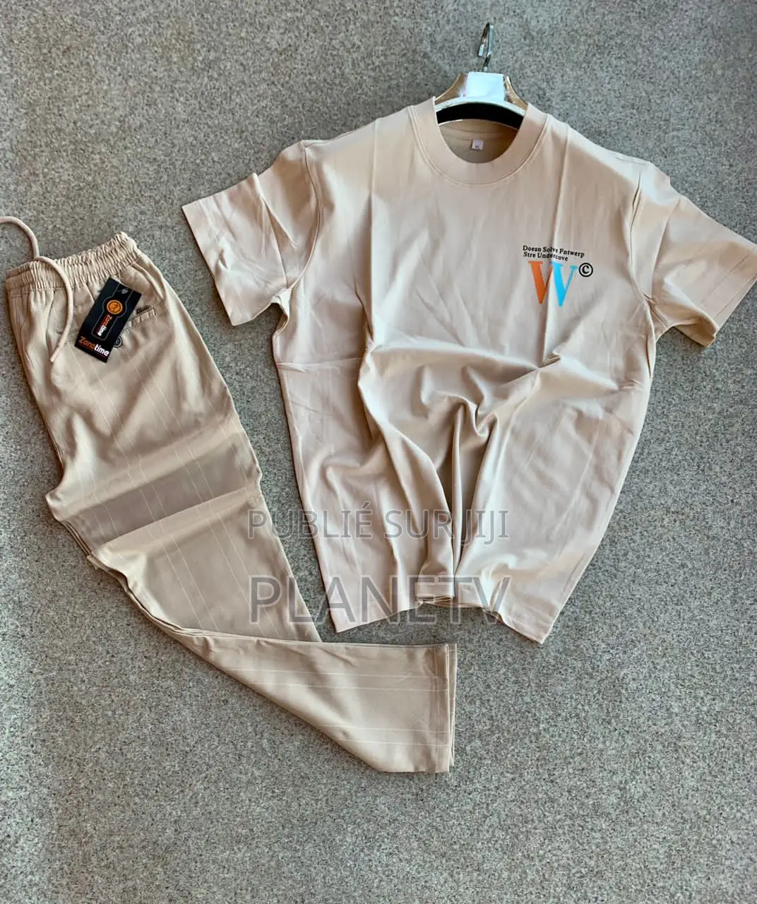 Ensemble Très Jolie Disponible DMDS