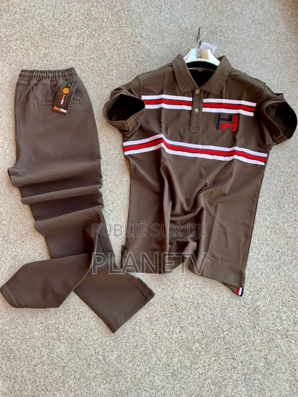 Ensemble Très Jolie Disponible DMDS