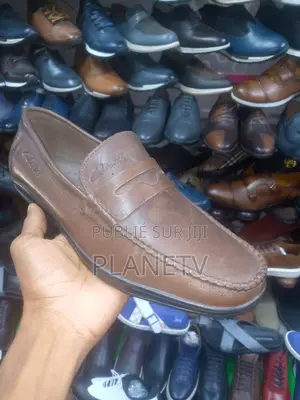 Photo - Chaussures De Ville en Cuir Disponible Mk