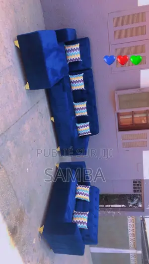 Photo - Angle Bleu Disponible Et Sur Commande 7 Place