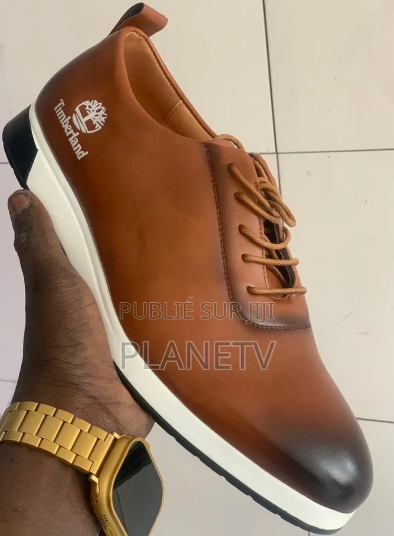 Chaussures en Cuir Disponible TDS