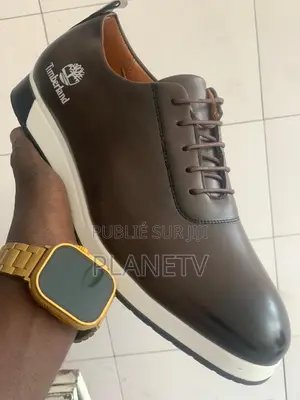 Chaussures en Cuir Disponible TDS