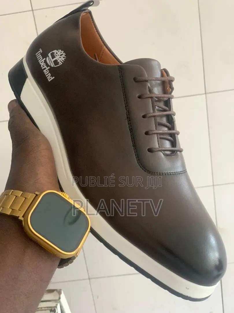 Chaussures en Cuir Disponible TDS