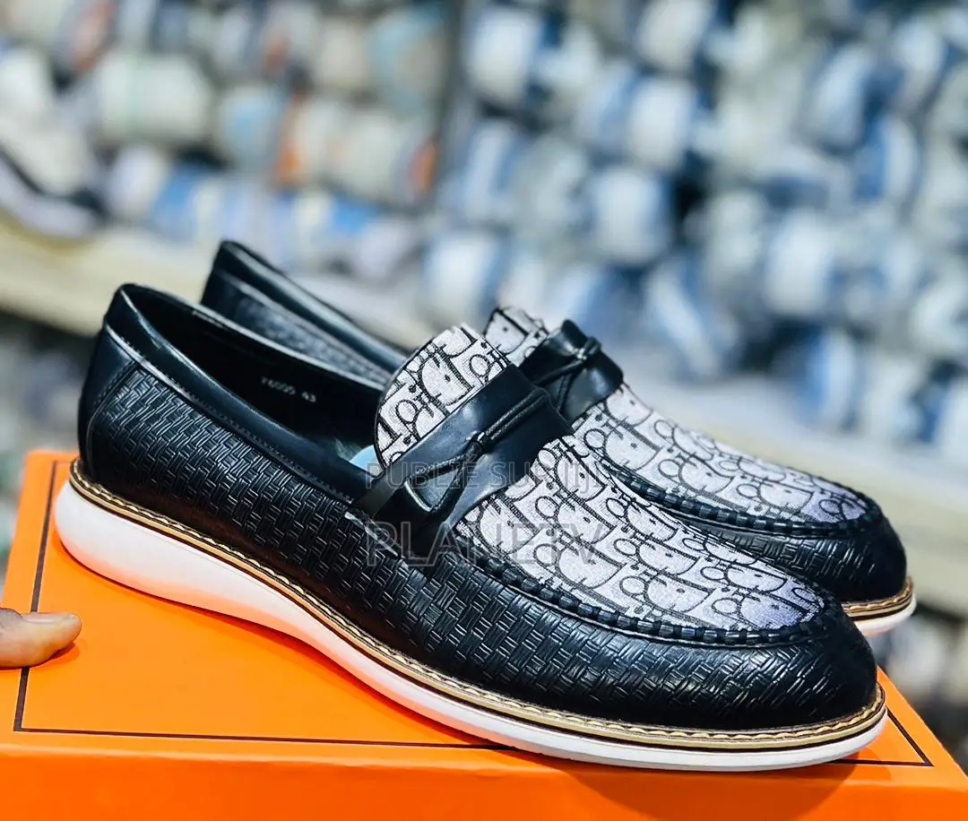 Chaussures De Ville Très Originale Disponible WST