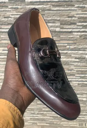 Chaussures De Ville en Cuir Disponible TDS