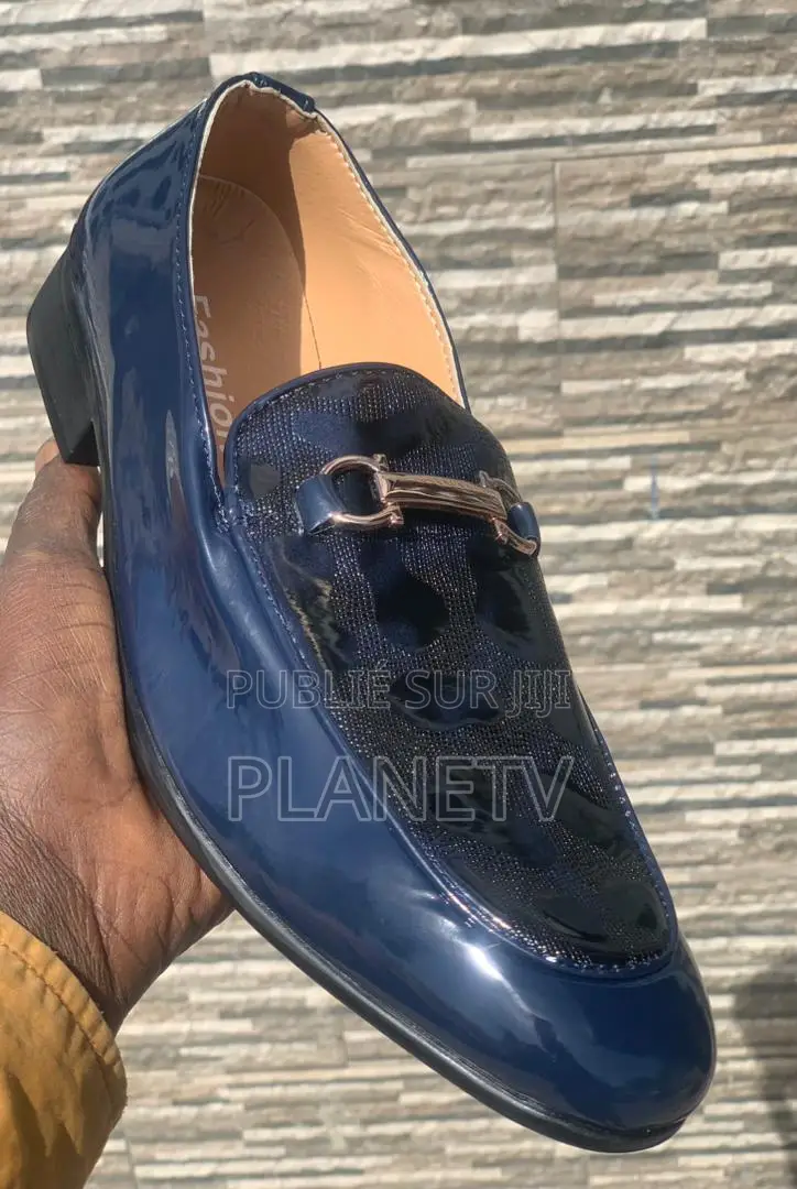 Chaussures De Ville en Cuir Disponible TDS