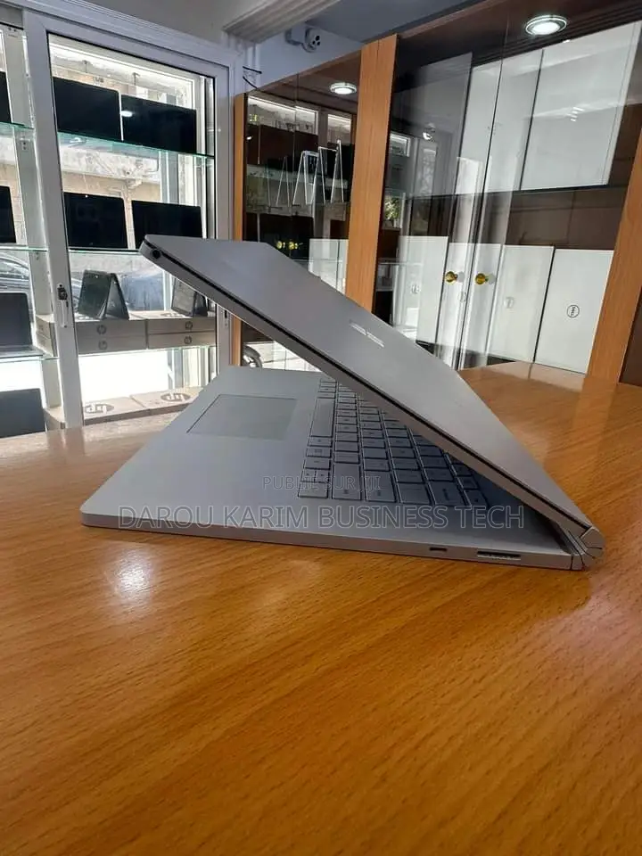 New Microsoft Surface Book 2 16GB Intel Core I7 SSD 1T