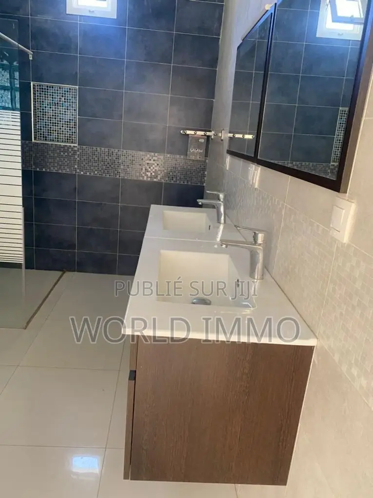 4chbre Appartement dans Yoff, Mermoz Sacré-Cœur à Louer