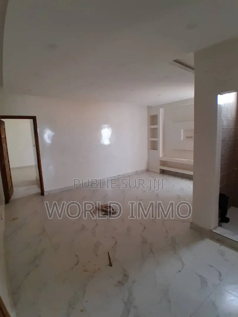 4chbre Appartement dans Yoff, Mermoz Sacré-Cœur à Louer