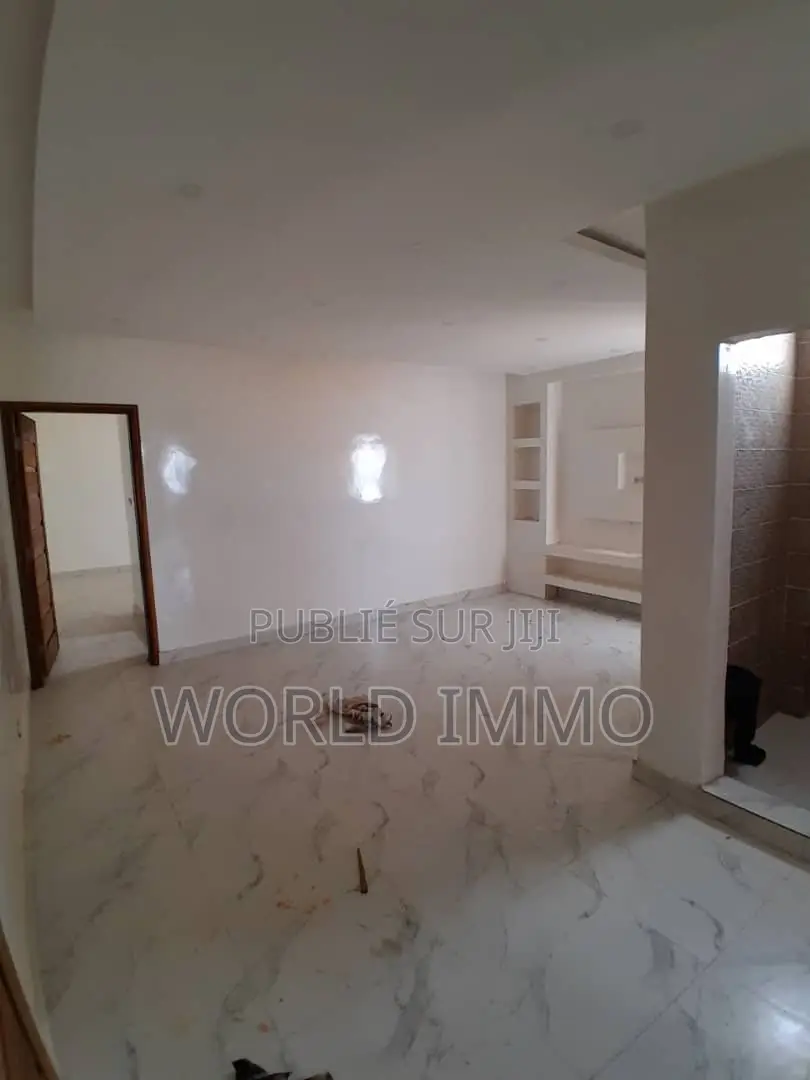 4chbre Appartement dans Yoff, Mermoz Sacré-Cœur à Louer