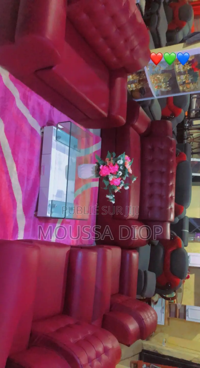 Salon en Semicuire Disponible Sur Commande