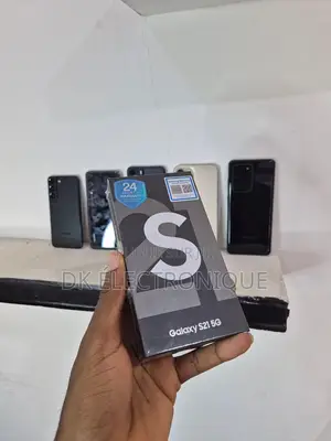 Photo - New Samsung Galaxy S21 5G 128 GB Noir