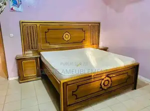 Photo - Lit De Bois De Haute Qualité Très Confortable De Bas Prix