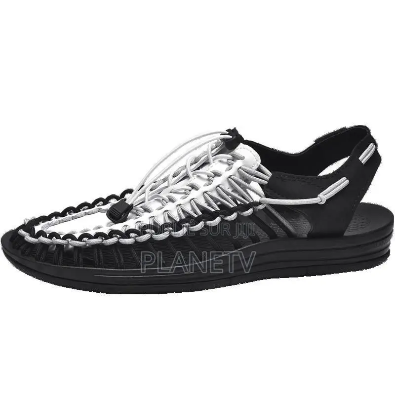 Chaussures Très Jolie Et Original Disponible Ss Of