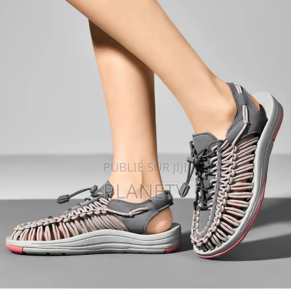 Chaussures Très Jolie Et Original Disponible Ss Of