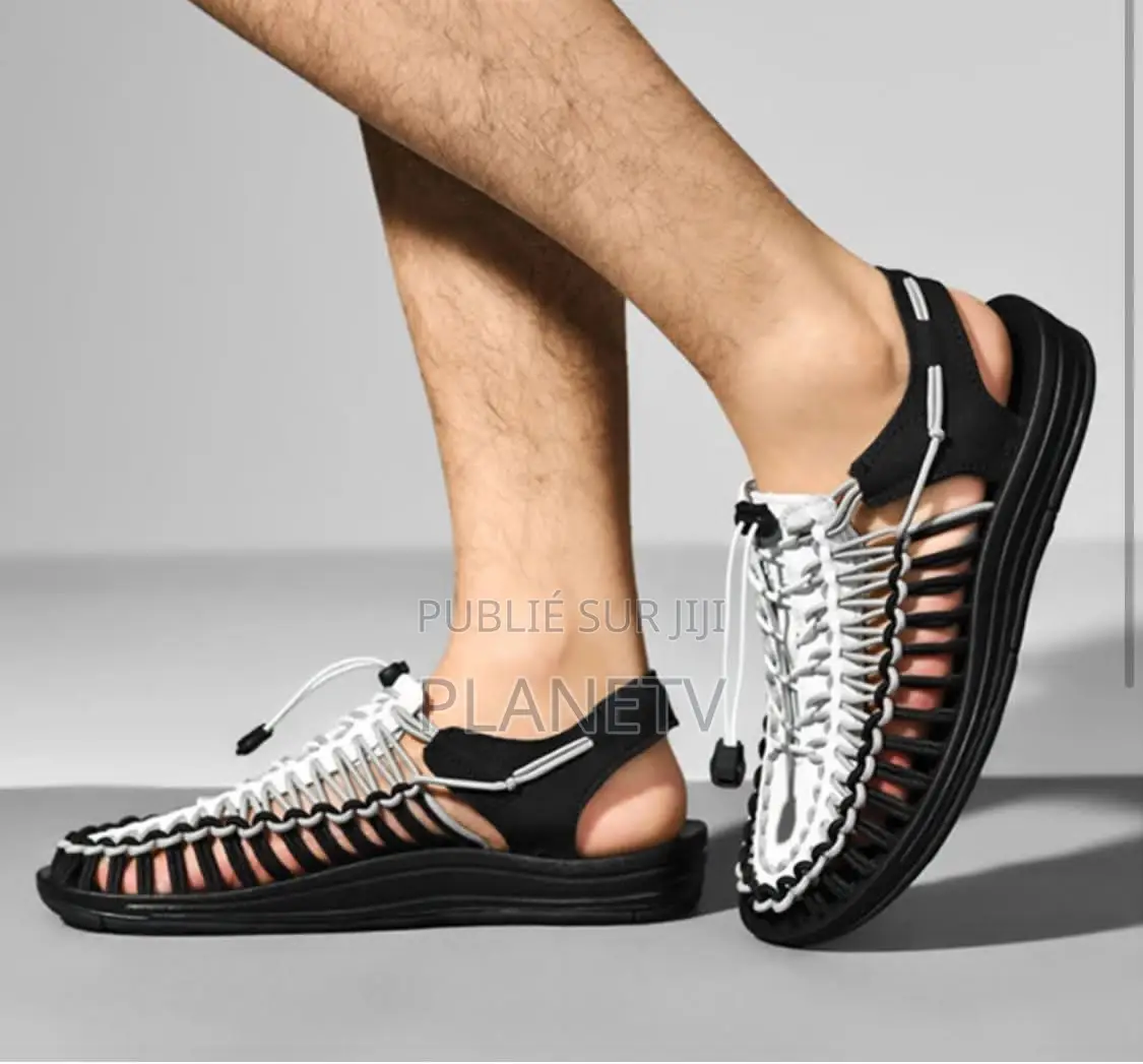 Chaussures Très Jolie Et Original Disponible Ss Of