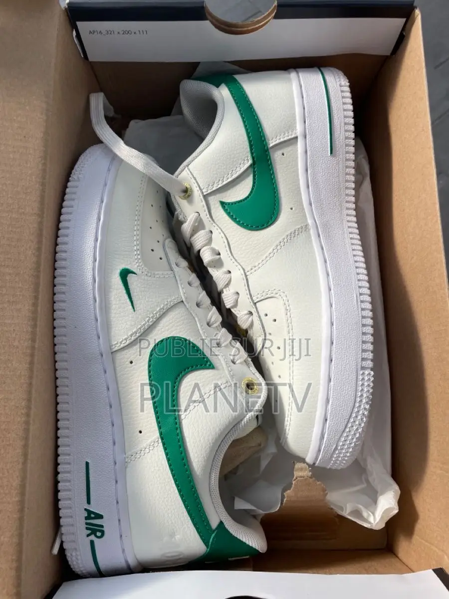 Air Force Très Jolie Originale Disponible Of