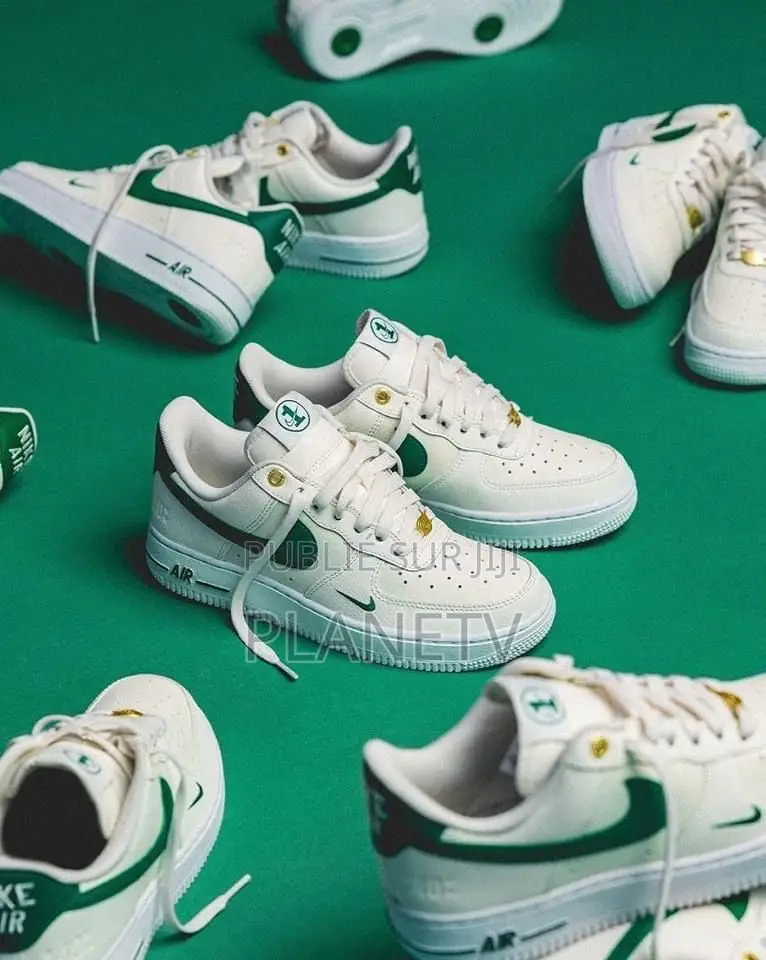 Air Force Très Jolie Originale Disponible Of