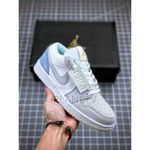 Photo - Originale Nike Jordan 1 Low Sky Grey Paris Disponible Of