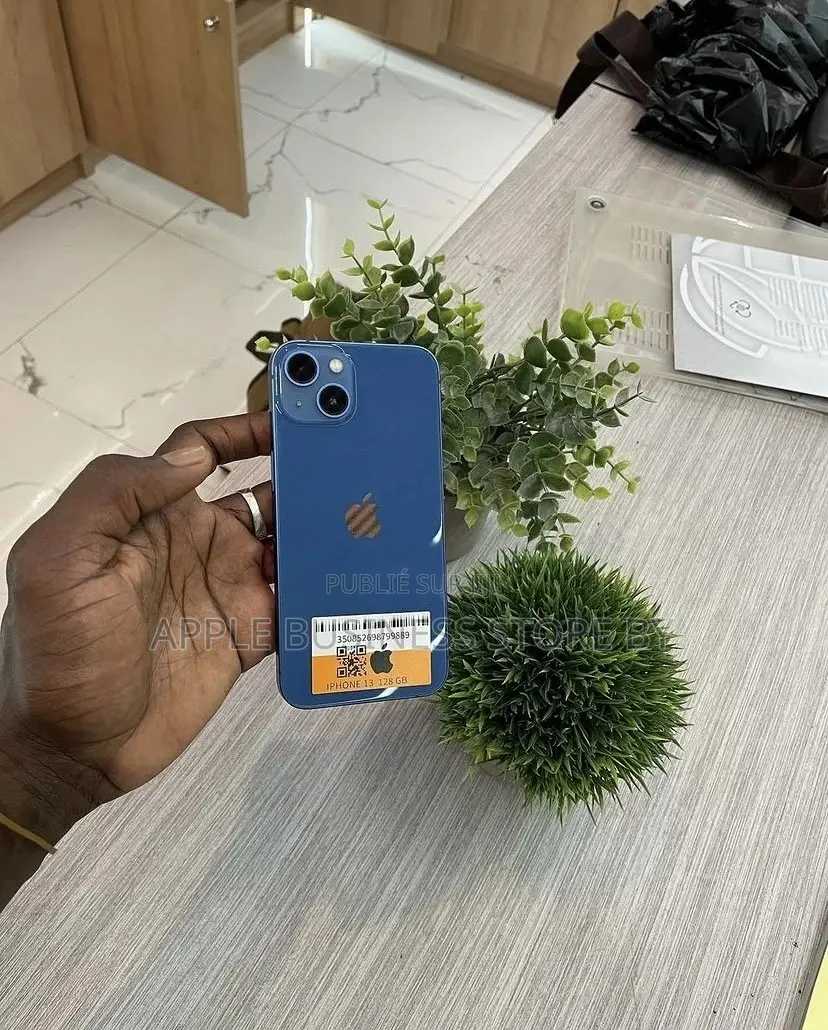 New Apple iPhone 13 256 GB Blue