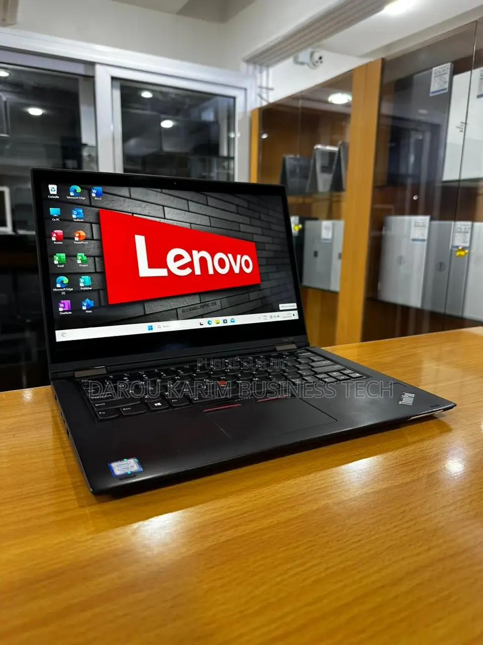 New Lenovo ThinkPad Yoga 370 8GB Intel Core I5 SSD 256GB