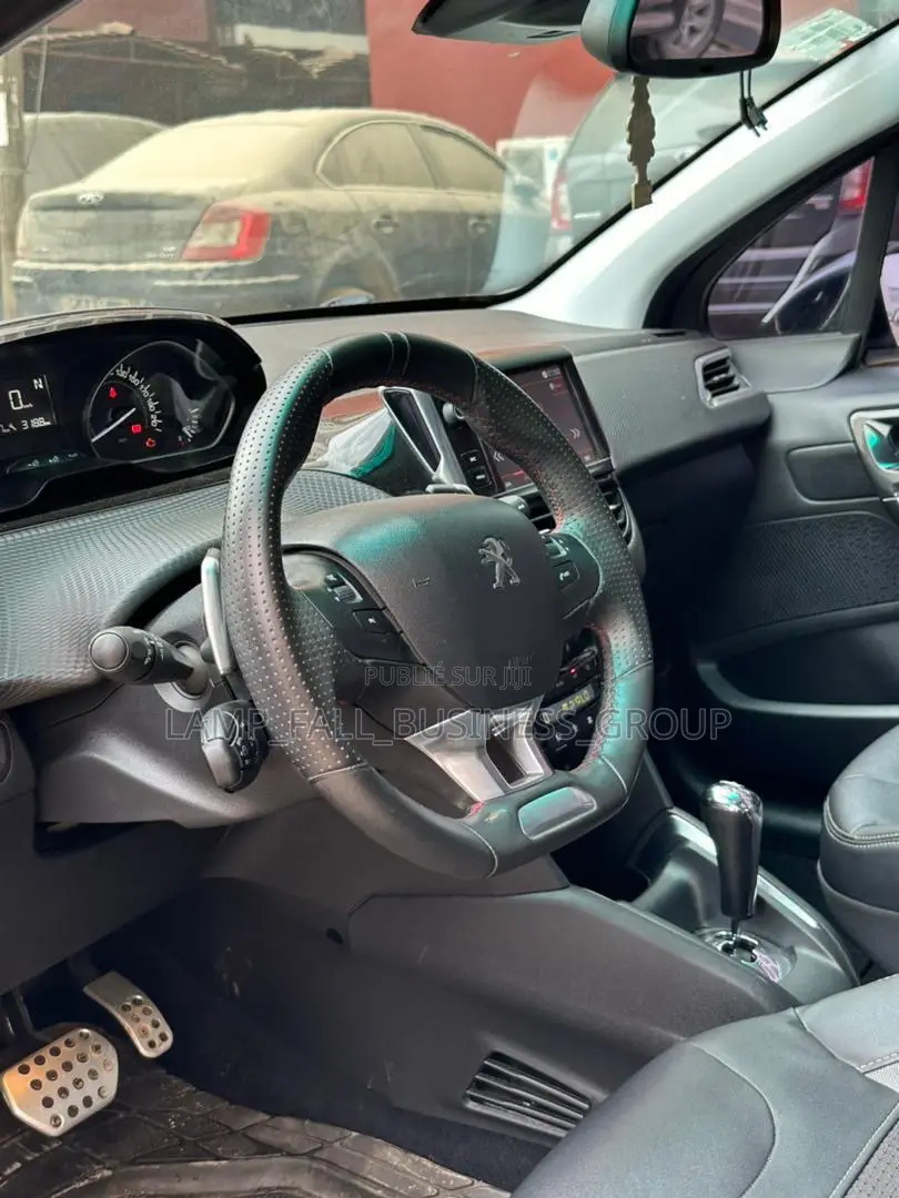 PEUGEOT 208 2018 Gris