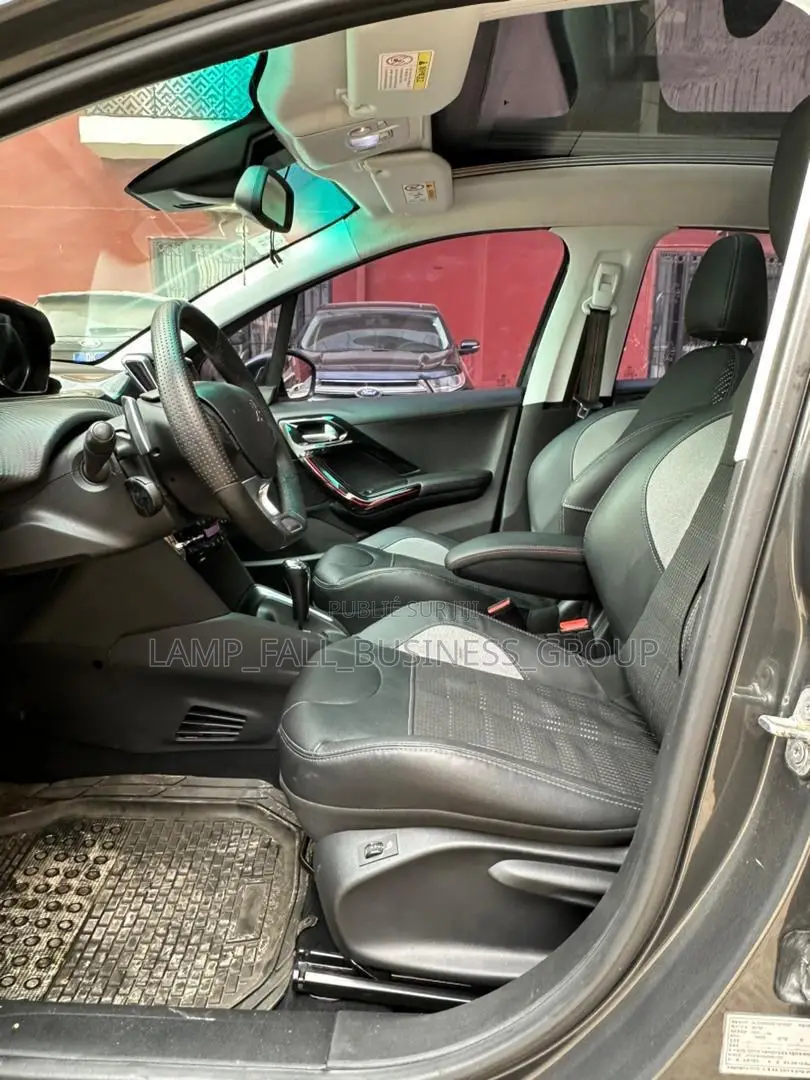 PEUGEOT 208 2018 Gris
